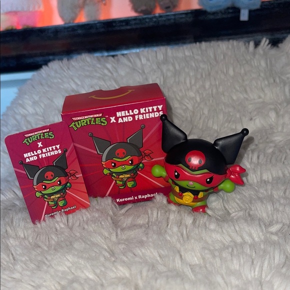 McDonald happy meal Hello Kitty x Raphael Green and Black Action Figure kurumi - Picture 1 of 6